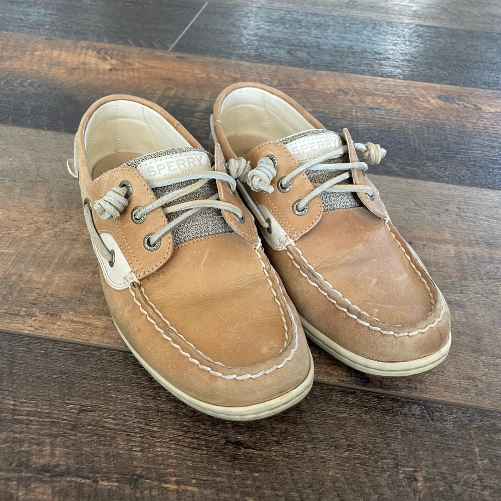 Sperry women’s topsiders